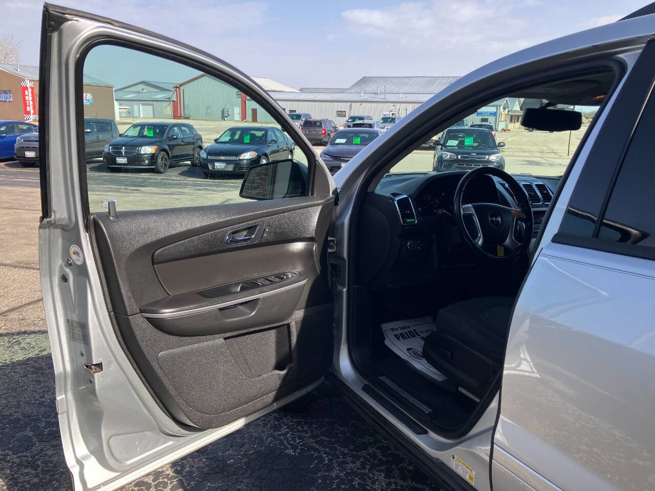 Used 2010 GMC Acadia SLE image 9