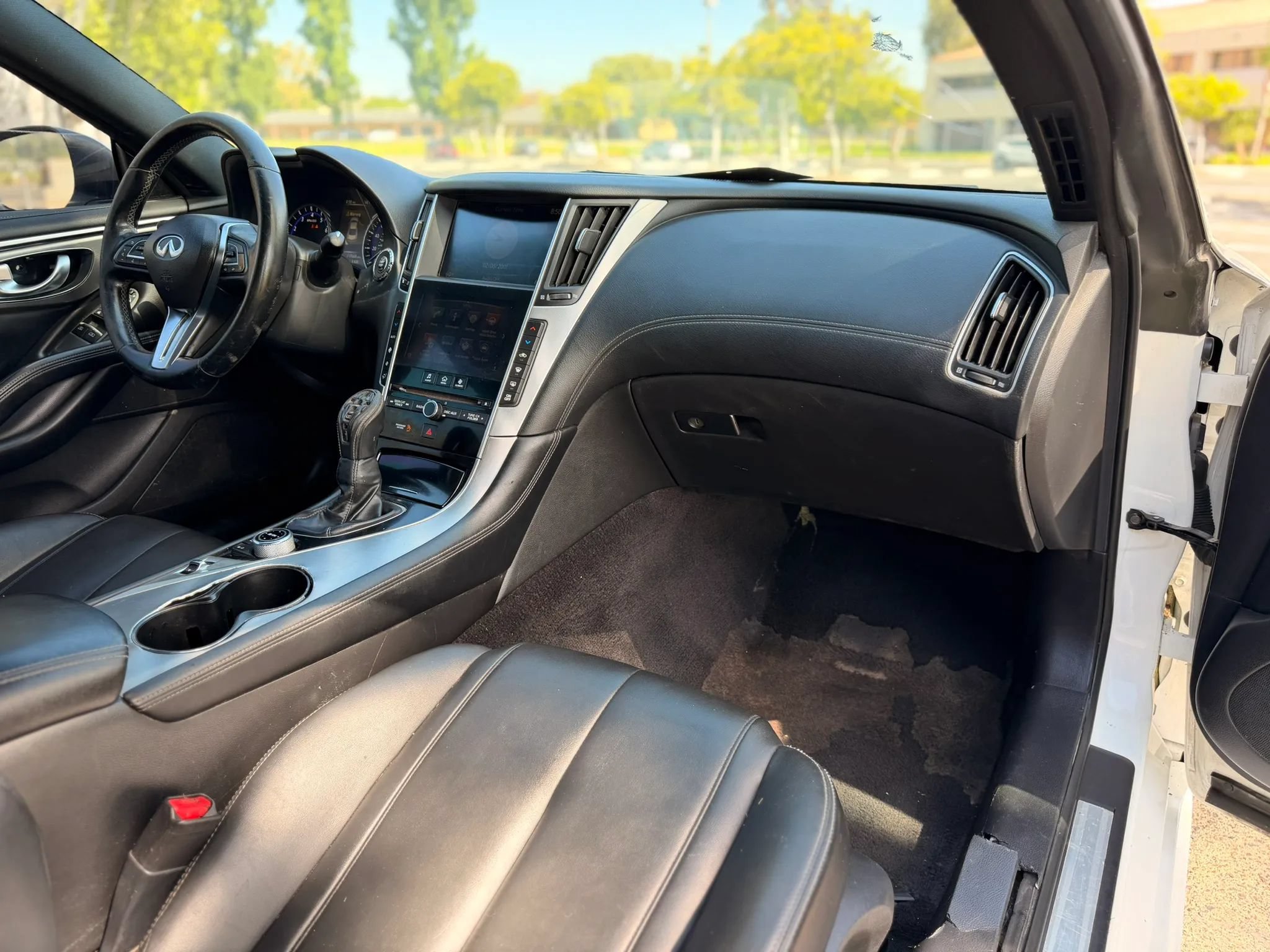 Used 2017 INFINITI Q60 2.0t w/ Moonroof Package RWD image 14