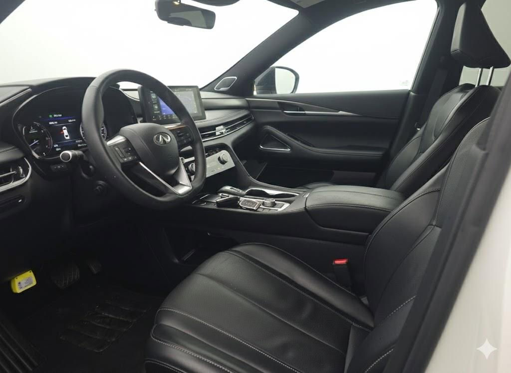Used 2025 INFINITI QX60 Luxe w/ Black Edition image 7