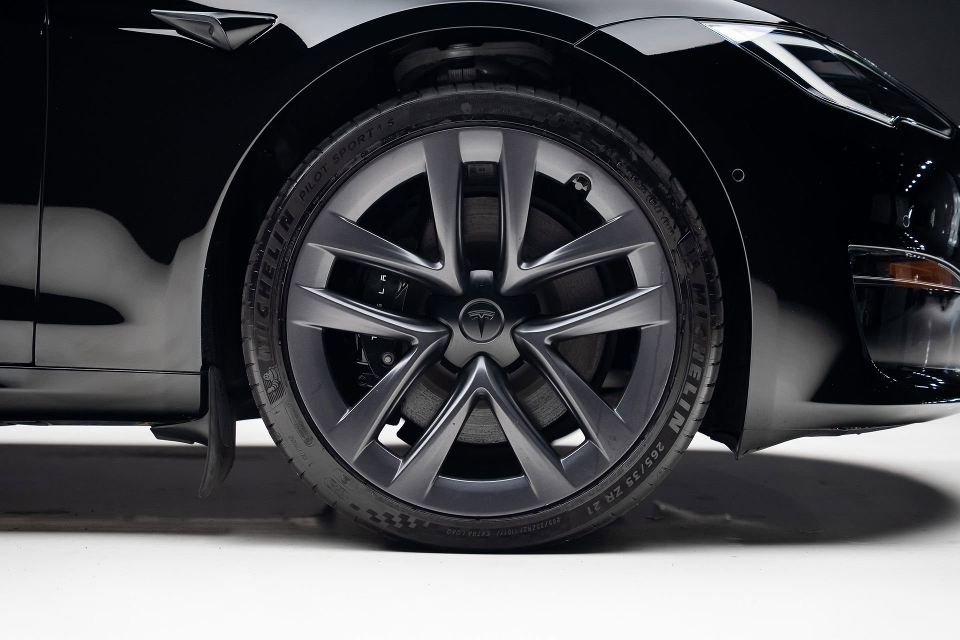 Used 2022 Tesla Model S Plaid image 37