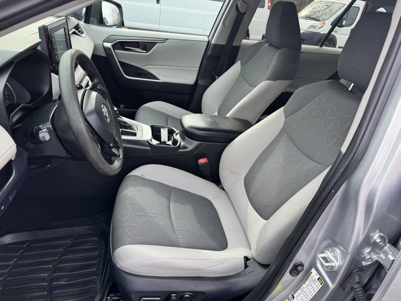 Used 2020 Toyota RAV4 XLE image 13