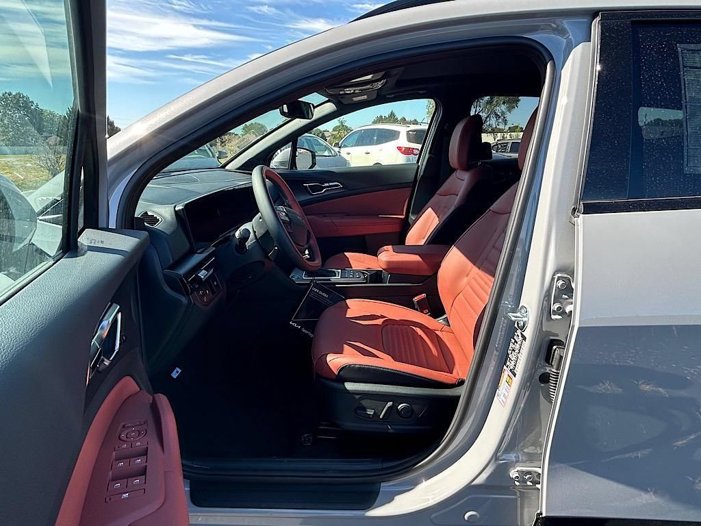 New 2026 Kia Sportage SX FWD image 11