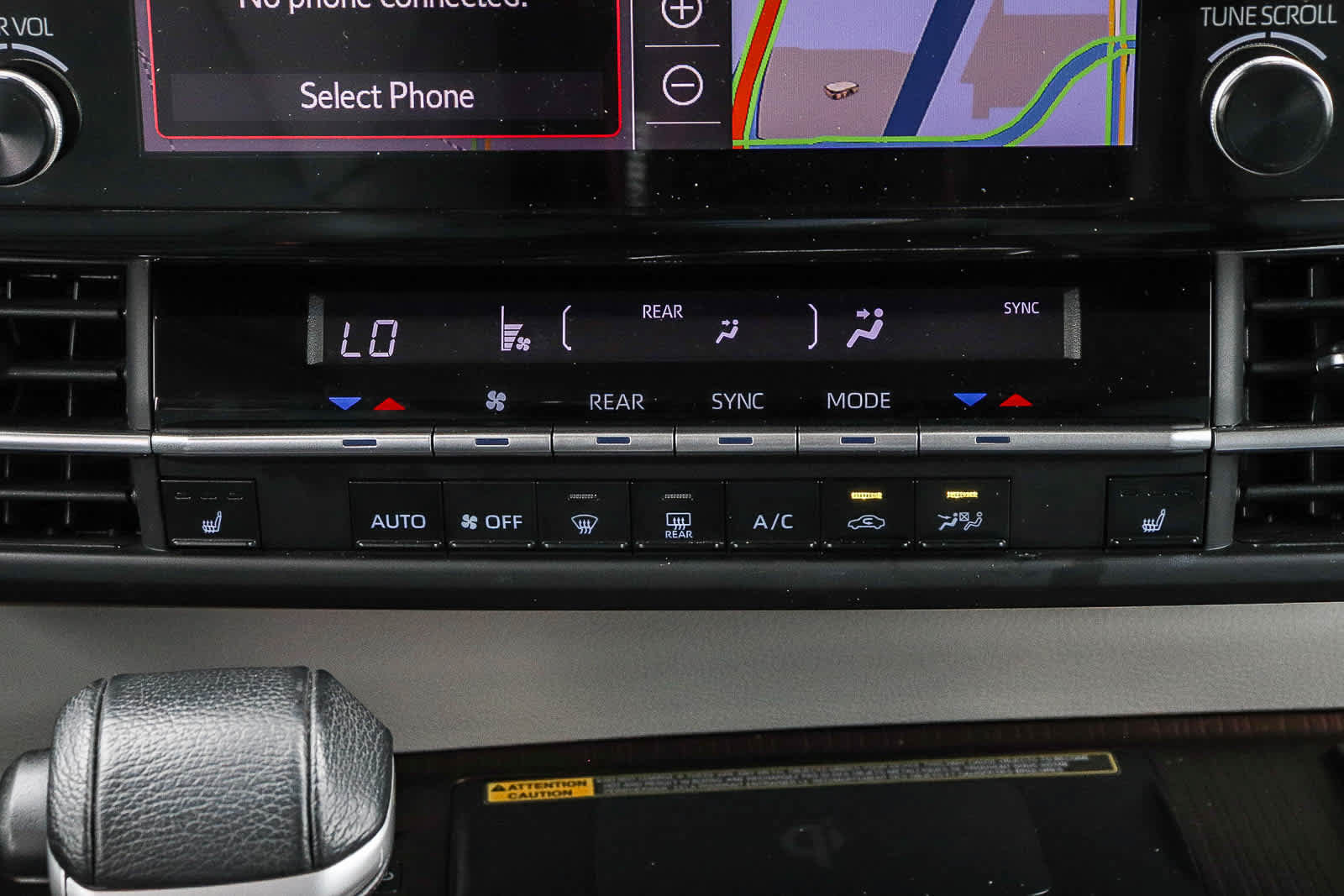 Used 2021 Toyota Sienna XLE w/ XLE Plus Package FWD image 22