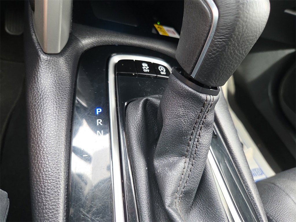 Used 2022 Toyota Corolla Cross XLE image 16