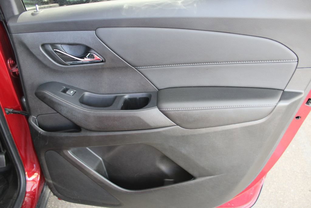 Used 2022 Chevrolet Traverse LT w/ LPO, Floor Liner Package image 55