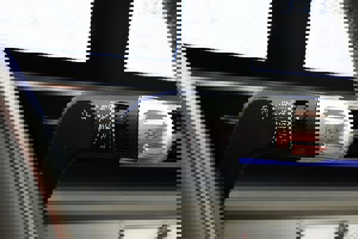 Used 2025 Hyundai Ioniq 6 Limited image 26