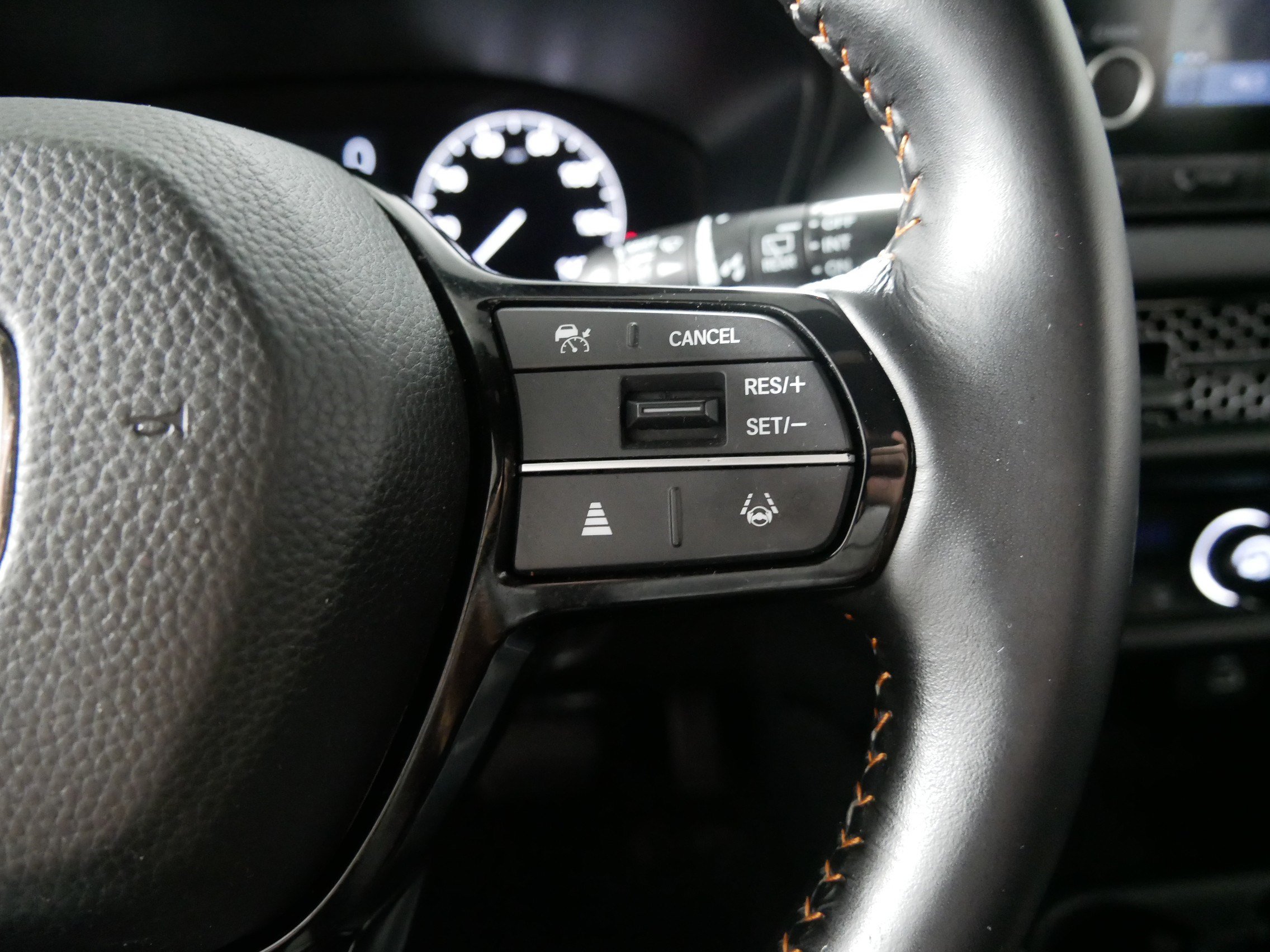 Used 2025 Honda HR-V Sport image 28