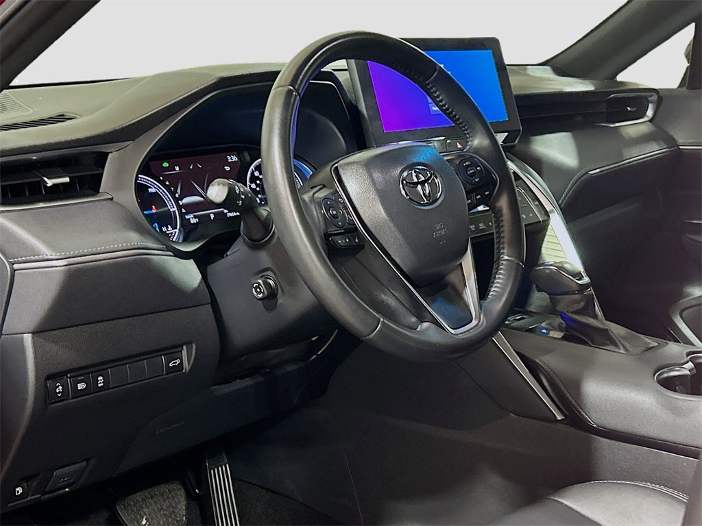 Used 2023 Toyota Venza Nightshade image 7
