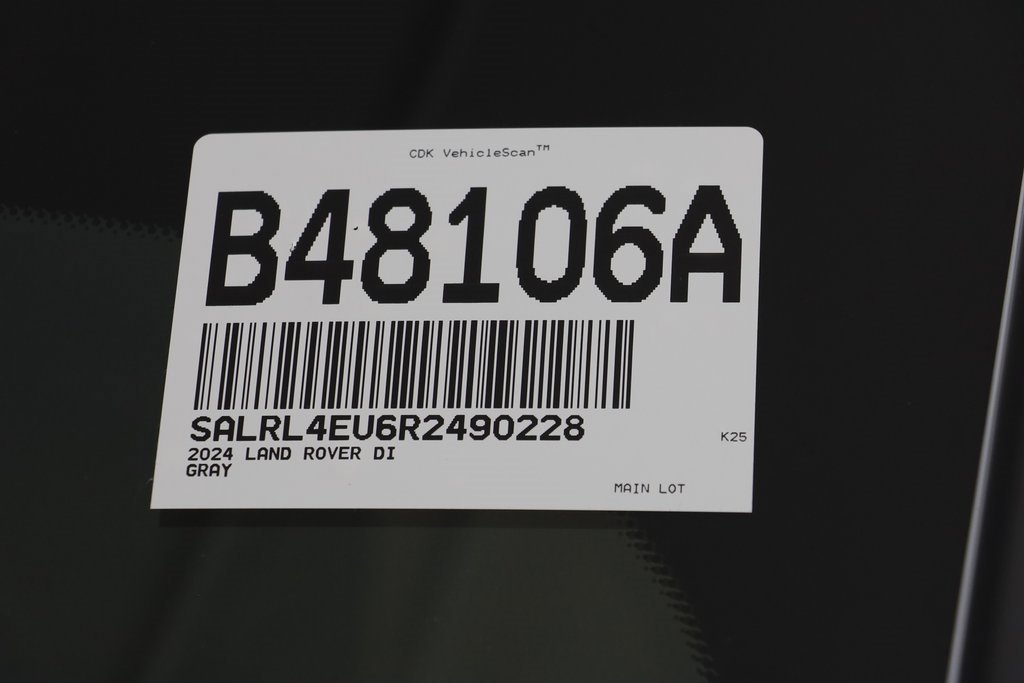 Used 2024 Land Rover Discovery Dynamic SE image 27