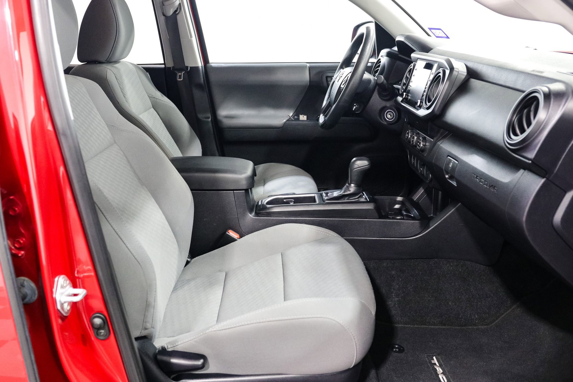 Used 2021 Toyota Tacoma SR w/ SR Convenience Package image 19