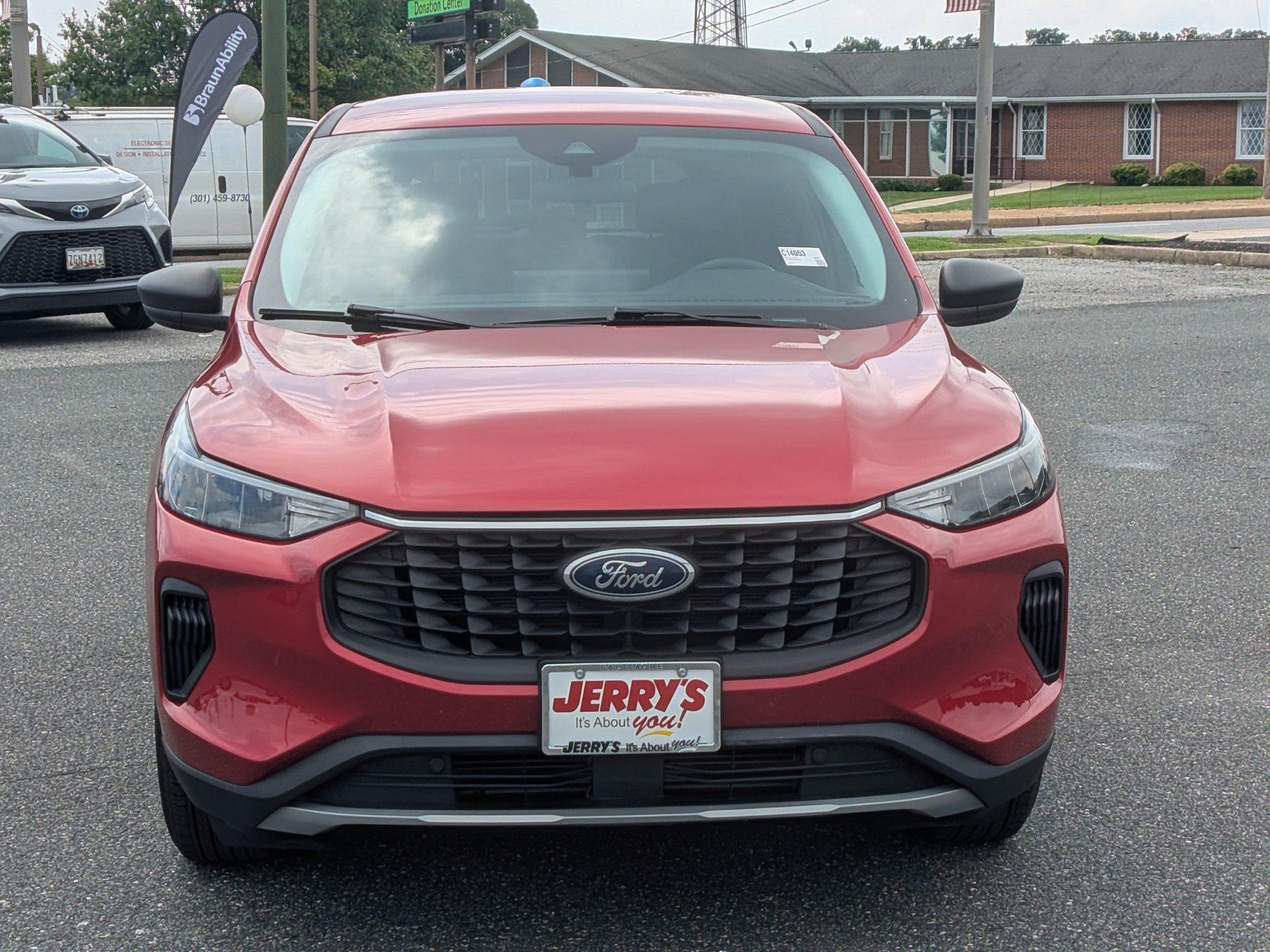 Used 2023 Ford Escape Active w/ Tech Pack #1 AWD/4WD image 2