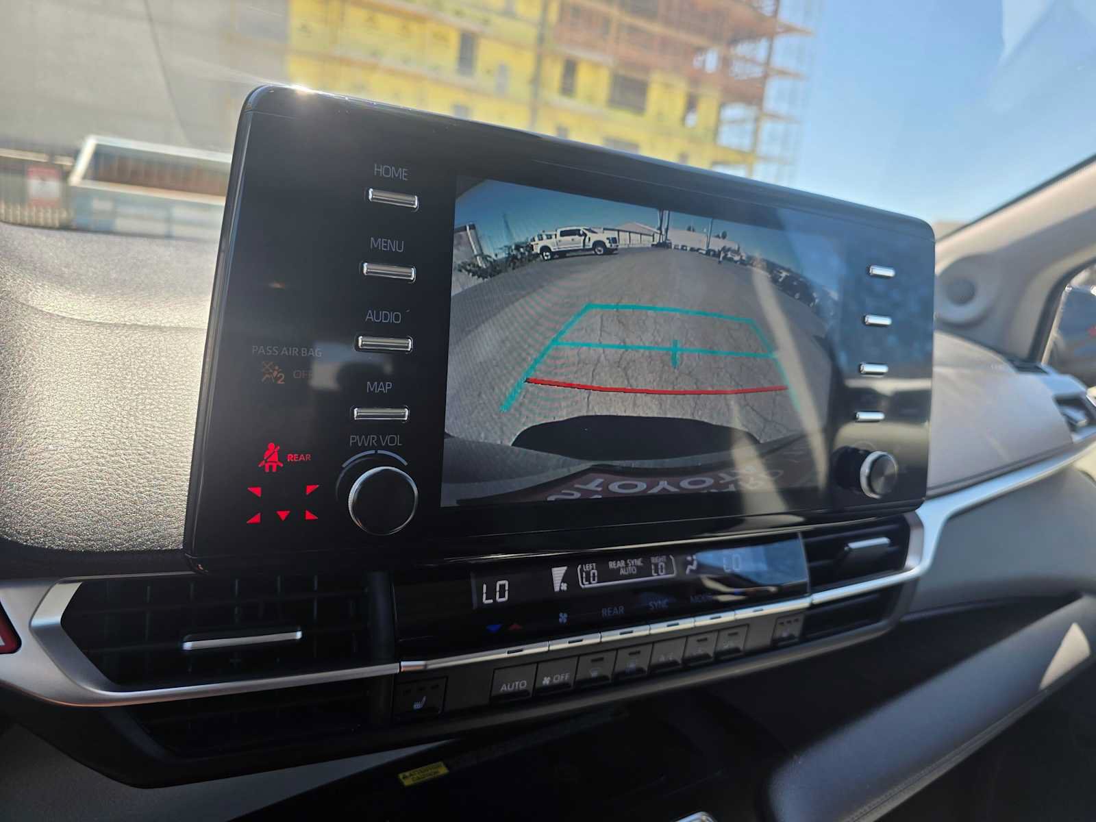 Used 2023 Toyota Sienna XLE w/ XLE Plus Package FWD image 30