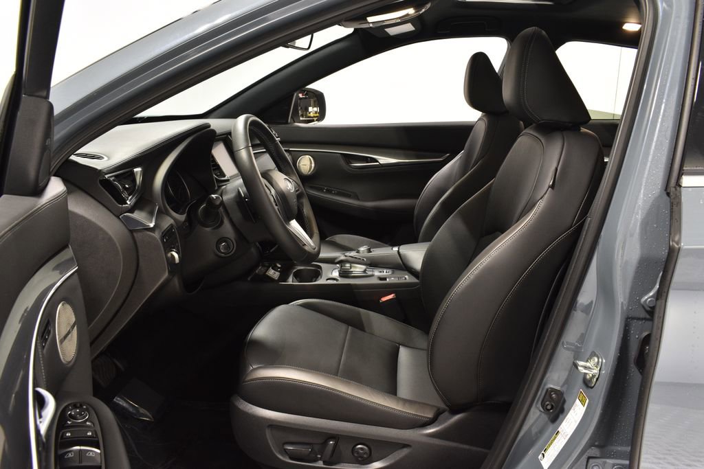 Certified 2025 INFINITI QX55 Essential w/ Accent Package image 14