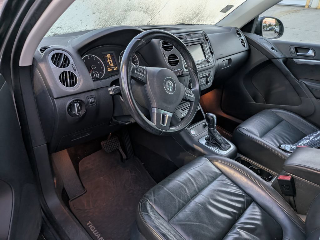 Used 2012 Volkswagen Tiguan SEL FWD image 4