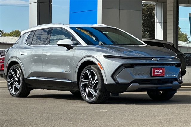 New 2026 Chevrolet Equinox EV LT image 2