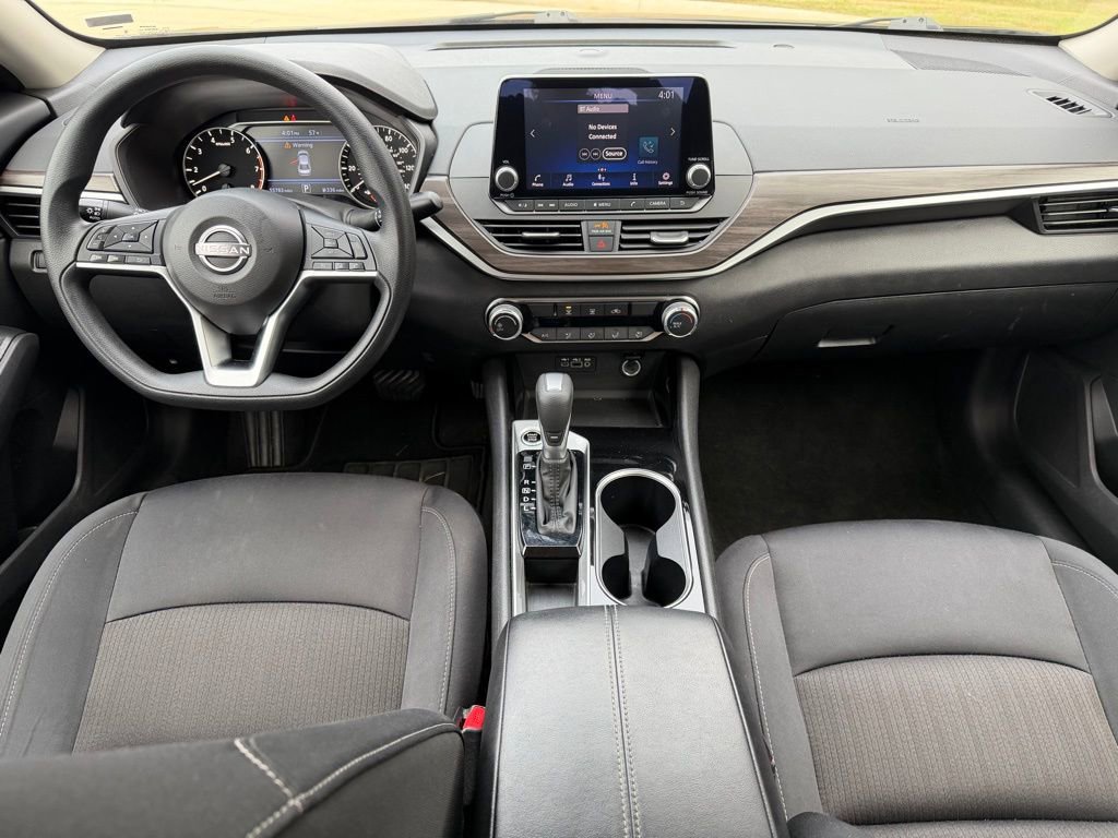 Used 2024 Nissan Altima 2.5 SV image 15