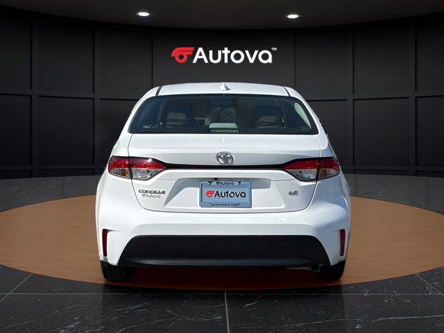 Used 2023 Toyota Corolla LE w/ LE Convenience Package FWD image 4