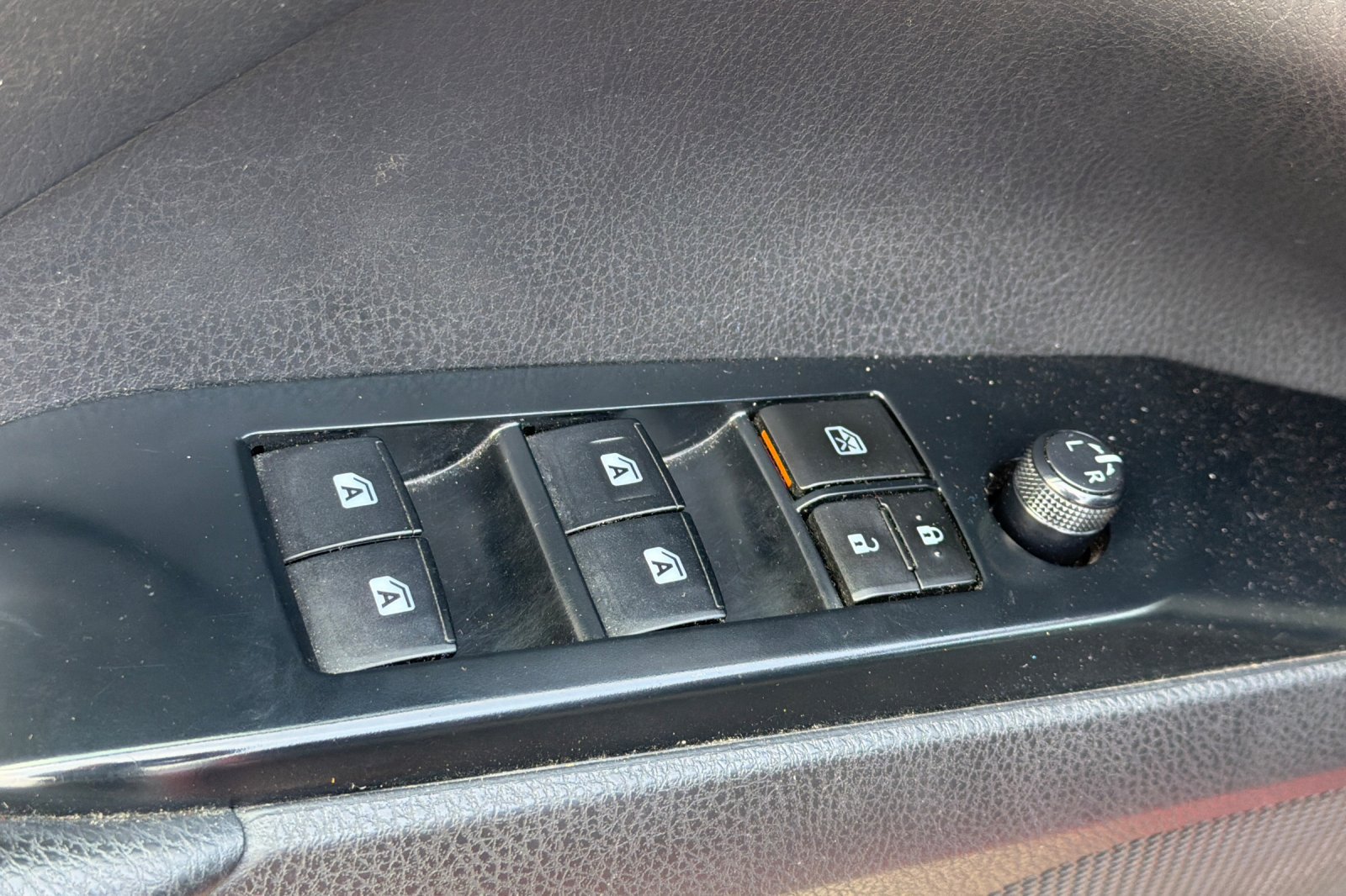 Used 2020 Toyota Camry LE w/ Carpet Mat Package FWD image 14