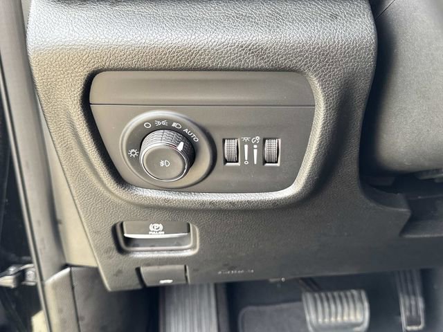 Used 2024 Jeep Grand Cherokee Limited w/ Trailer Tow Package image 32