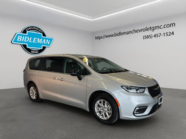 Used 2024 Chrysler Pacifica Touring-L