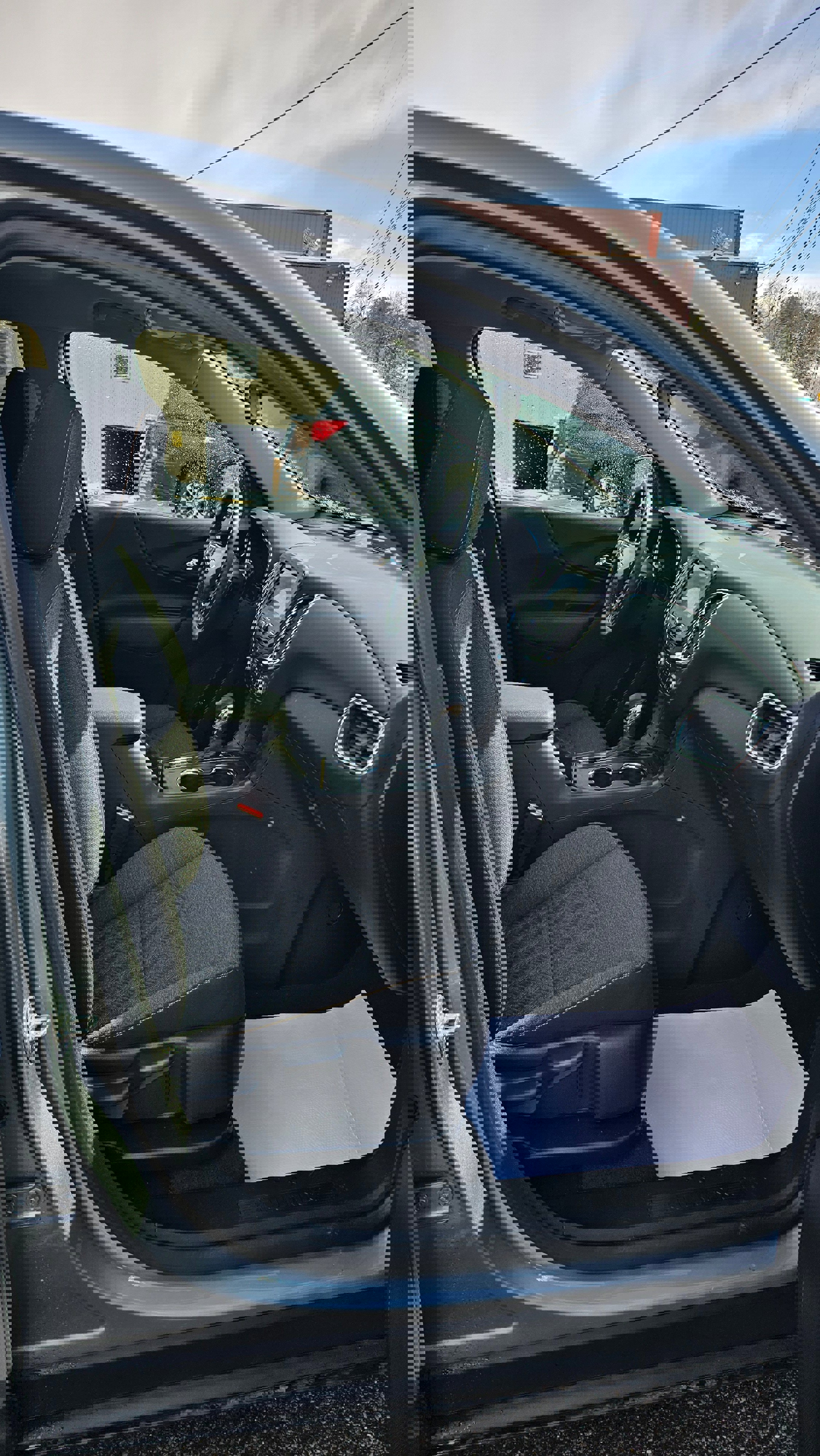 Used 2023 Chevrolet Equinox LT w/ Driver Convenience Package image 6