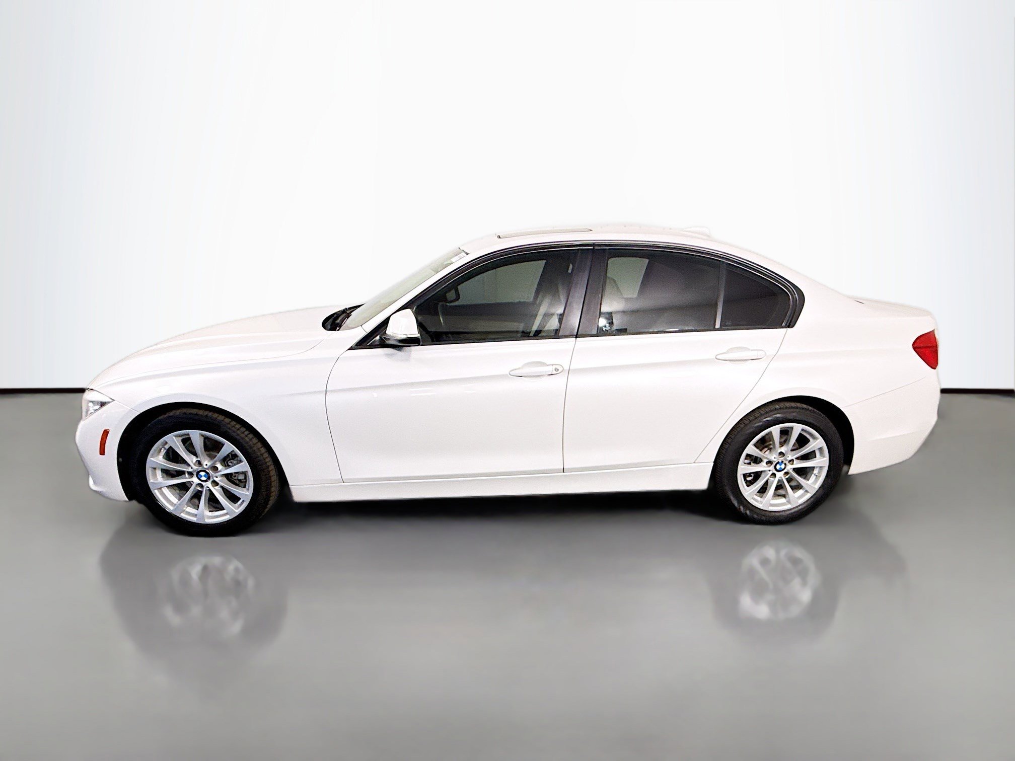 Used 2016 BMW 320i xDrive Sedan image 6