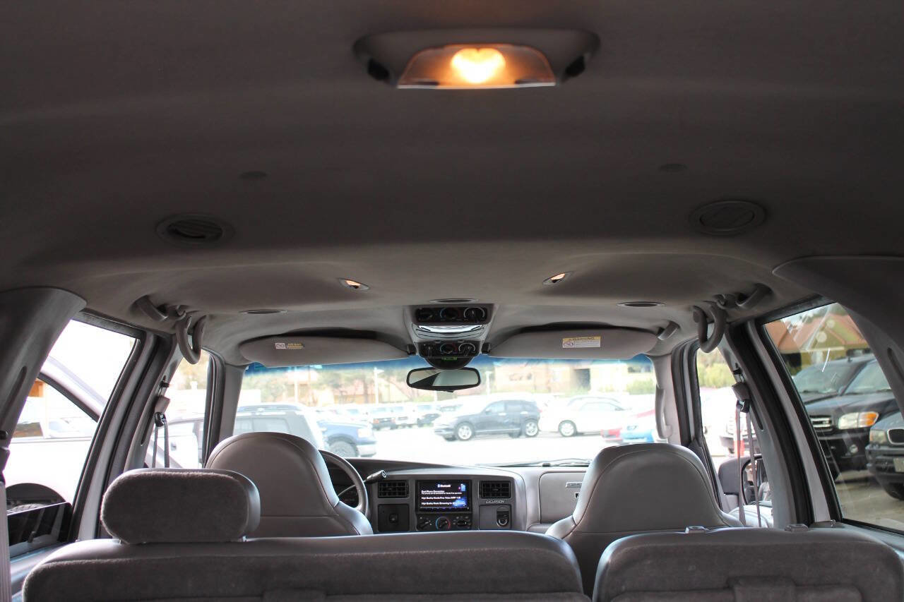 Used 2001 Ford Excursion XLT image 31