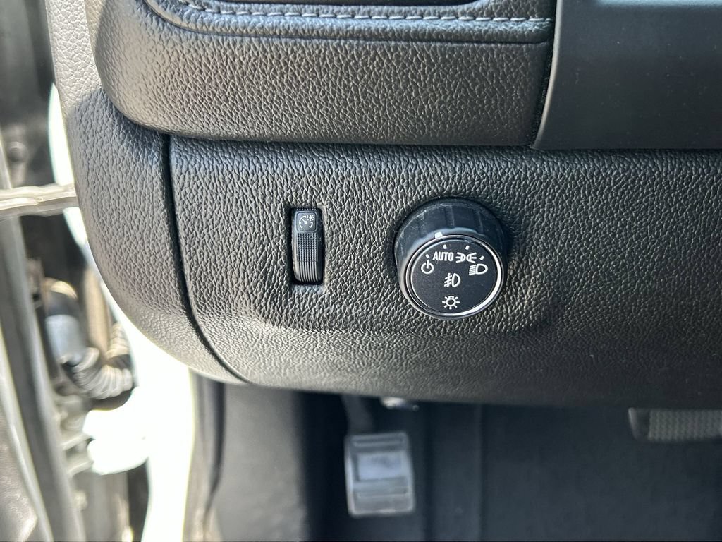 Used 2020 GMC Canyon SLE w/ Driver Alert Package RWD image 18