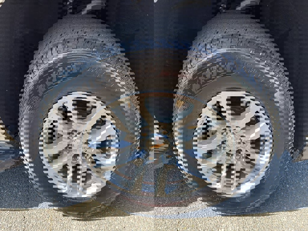 Used 2024 Chevrolet Suburban LT image 35