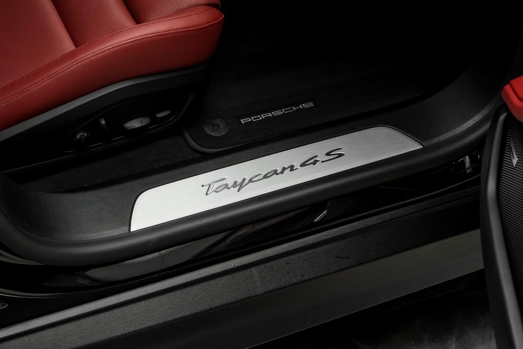 Used 2024 Porsche Taycan 4S AWD/4WD image 39