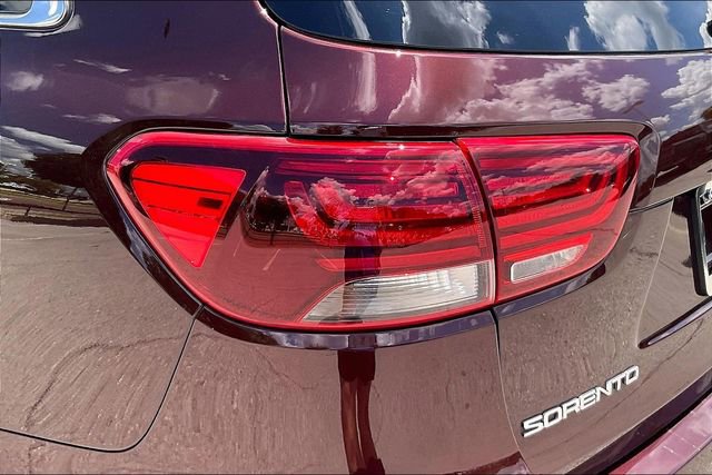 Used 2020 Kia Sorento S FWD image 29