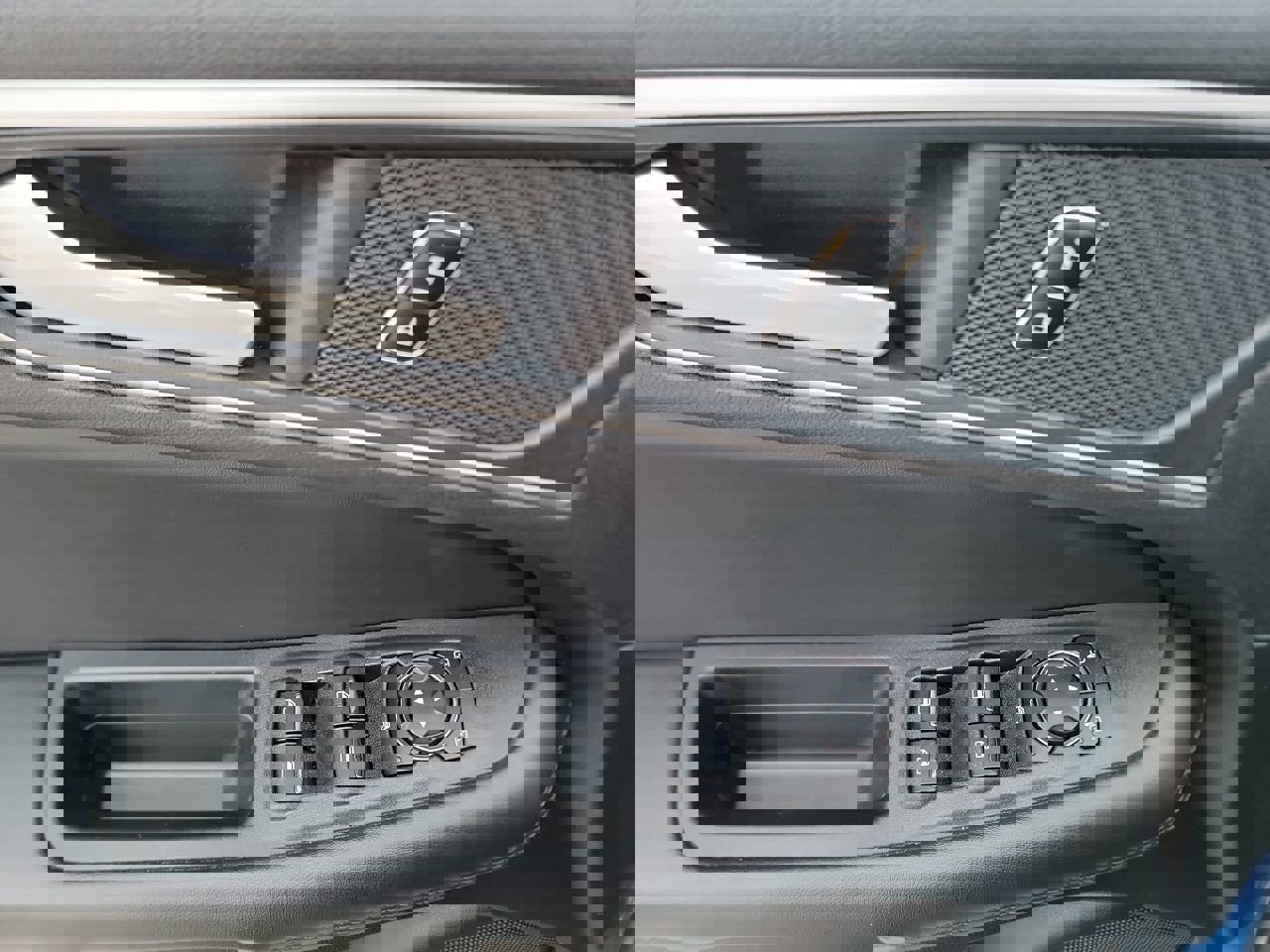 Used 2024 Ford Edge SEL w/ Convenience Package image 11