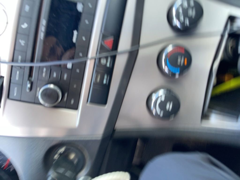 Used 2010 Chrysler Sebring Touring FWD image 9