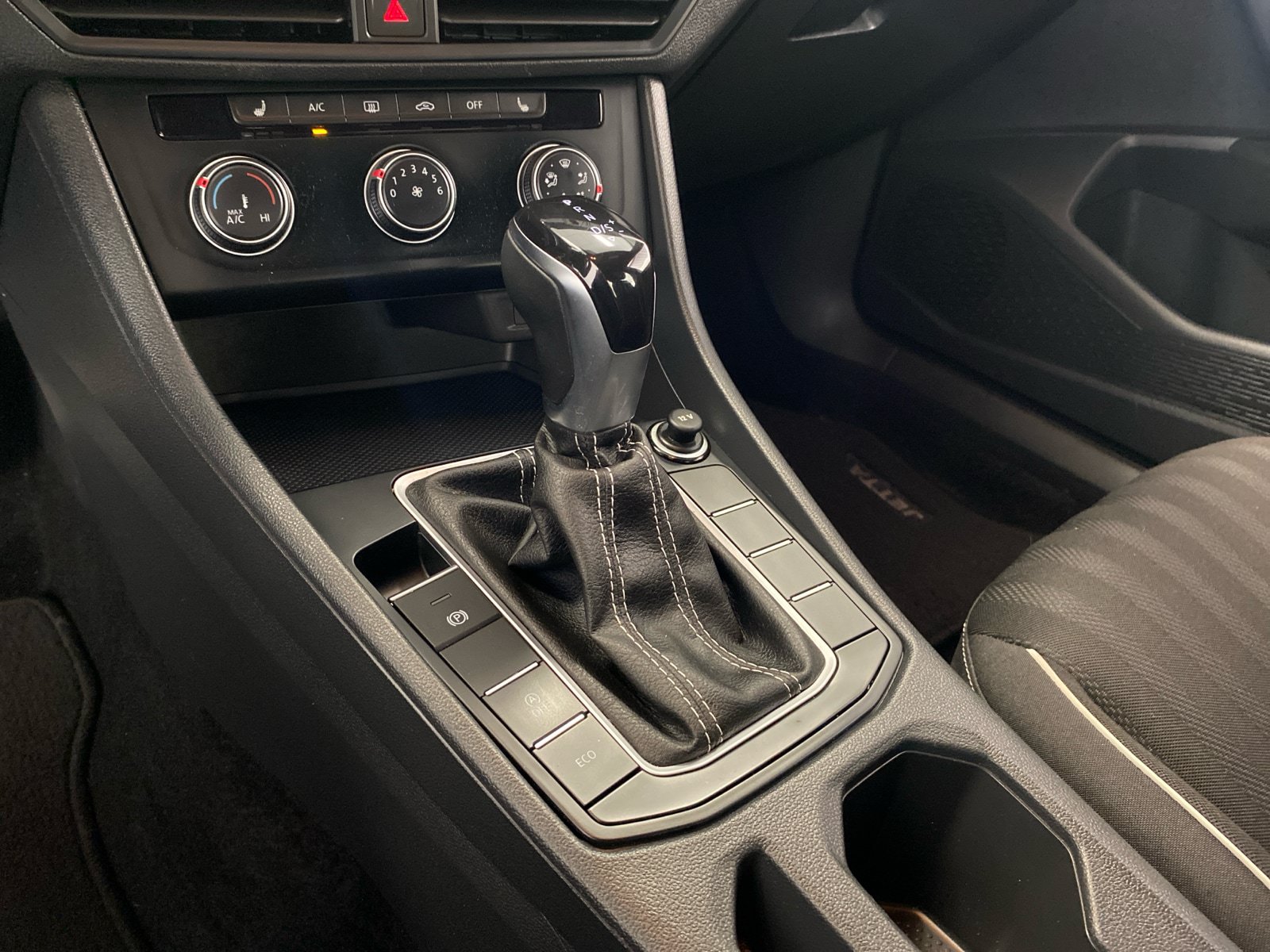Used 2024 Volkswagen Jetta Sport FWD image 23