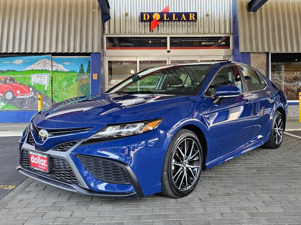 Used 2024 Toyota Camry SE w/ Cold Weather Package image 1