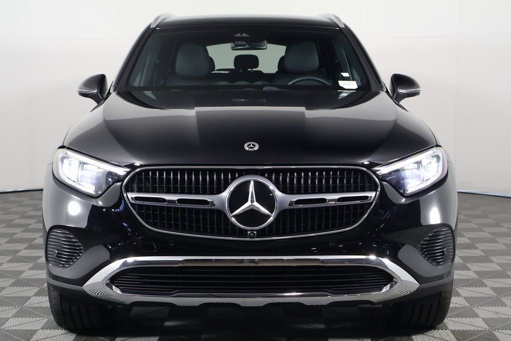 Certified 2025 Mercedes-Benz GLC 300 image 2