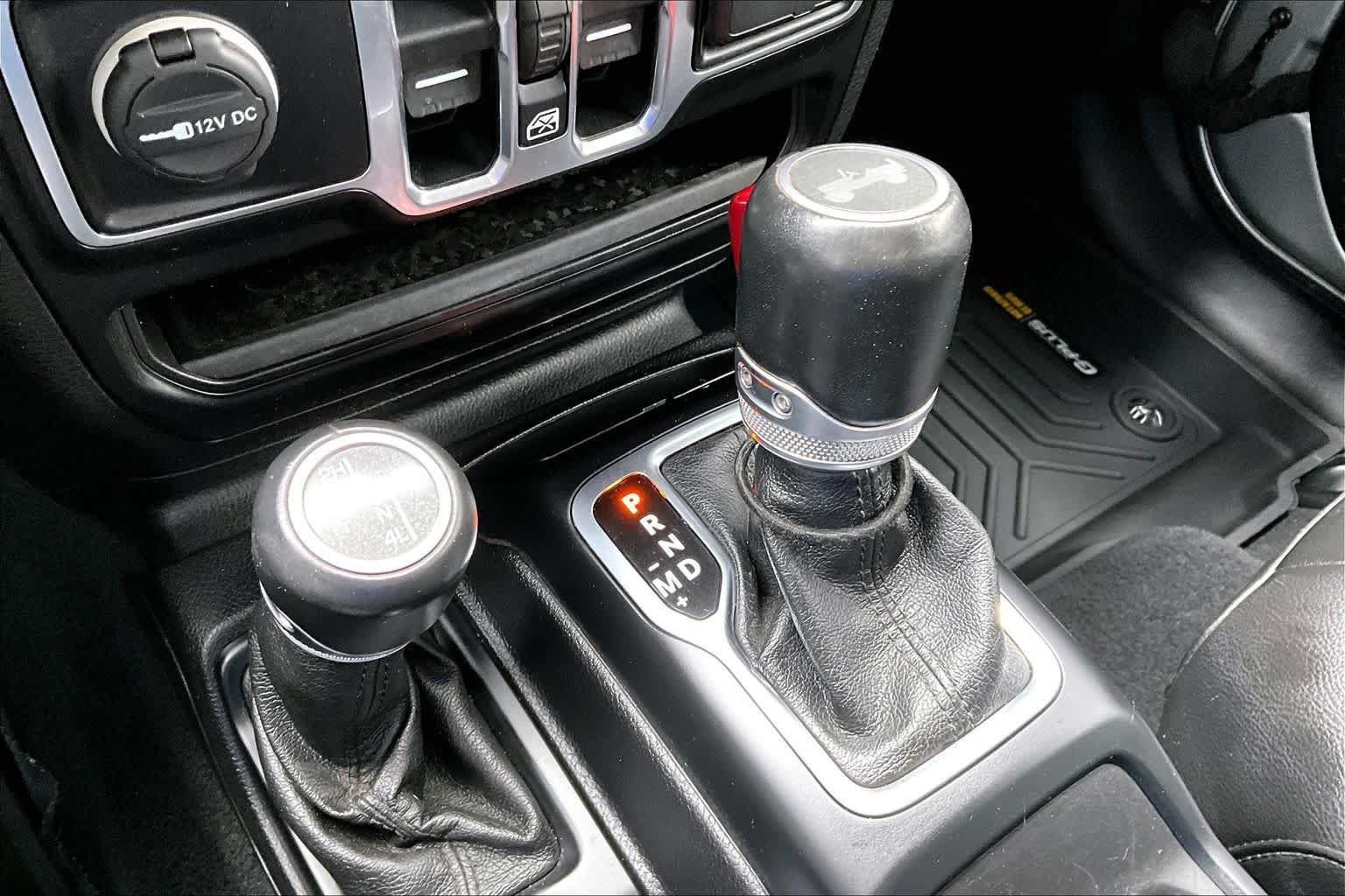 Used 2020 Jeep Wrangler Unlimited Sahara AWD/4WD image 34