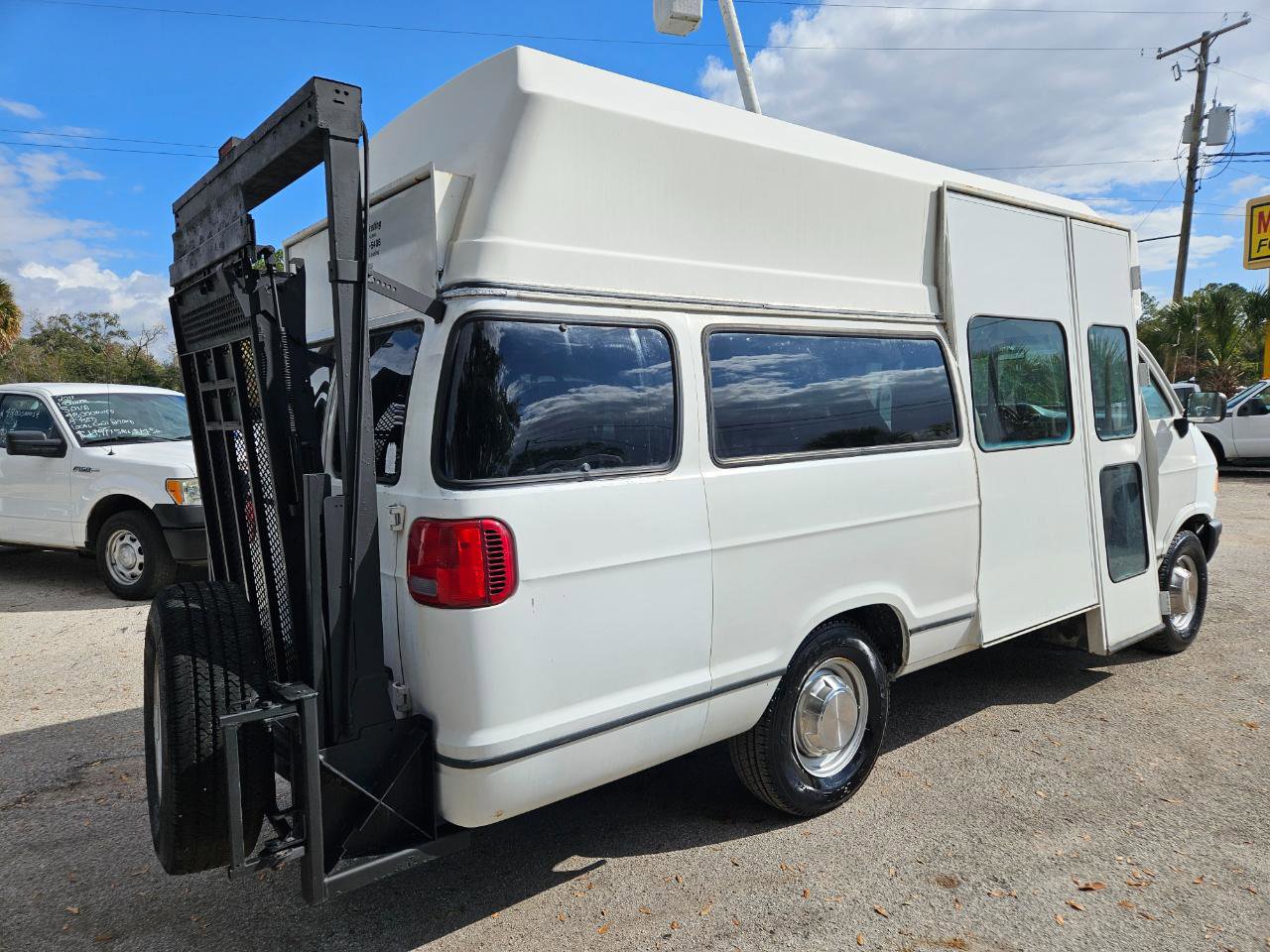 Used 1997 Dodge B3500 image 7