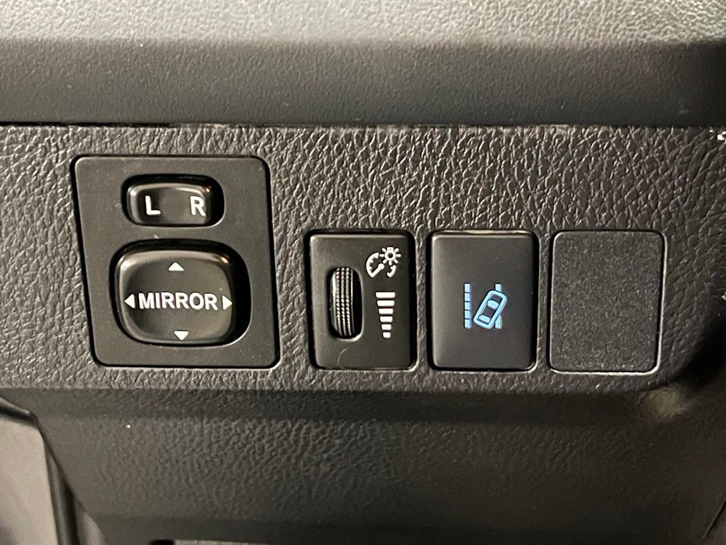 Used 2017 Toyota RAV4 LE image 12