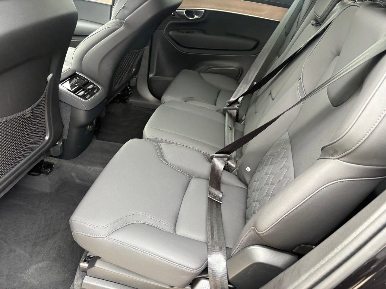 New 2026 Volvo XC90 B5 Core w/ Protection Package Premier image 31