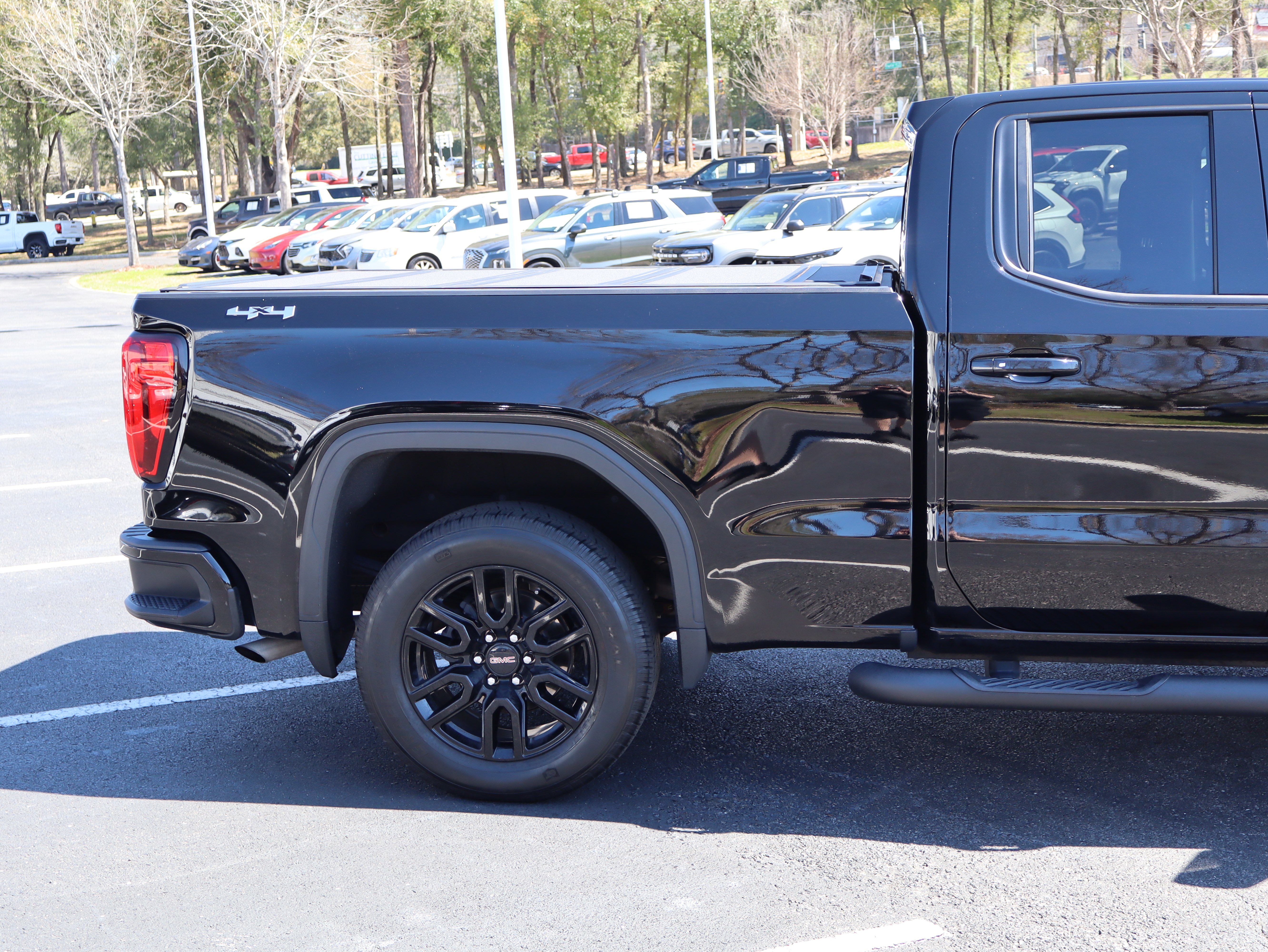 Used 2022 GMC Sierra 1500 Elevation image 10