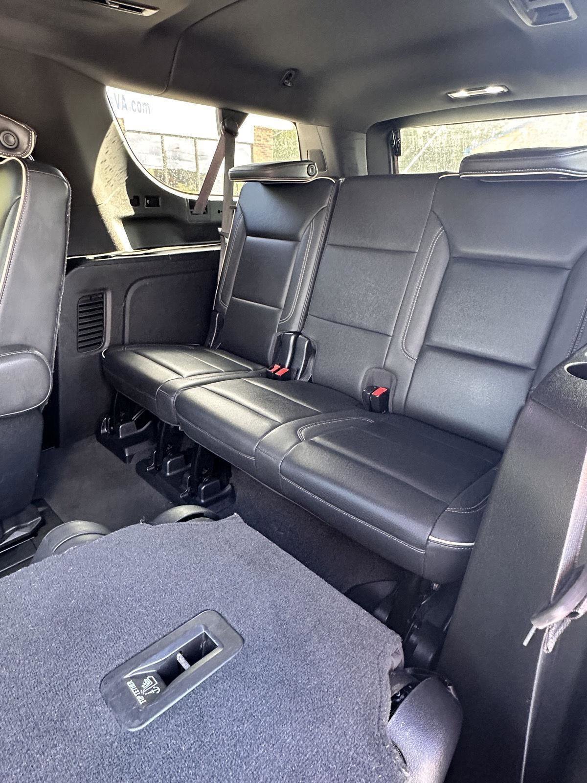 Used 2021 Chevrolet Suburban Premier w/ Premium Package RWD image 14