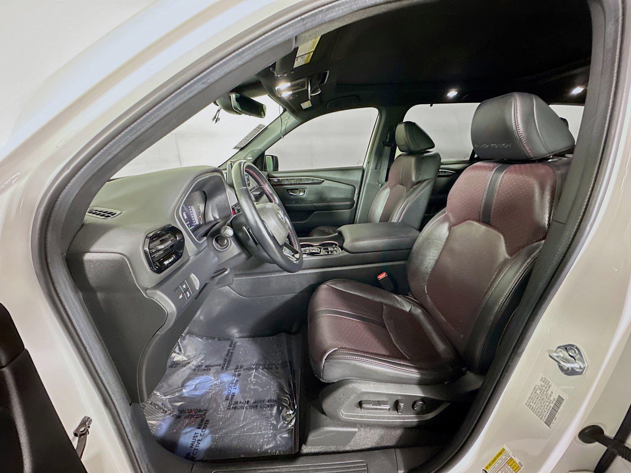 Used 2025 Honda Pilot Black Edition image 12