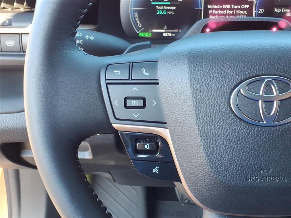 Used 2025 Toyota Crown Signia image 21