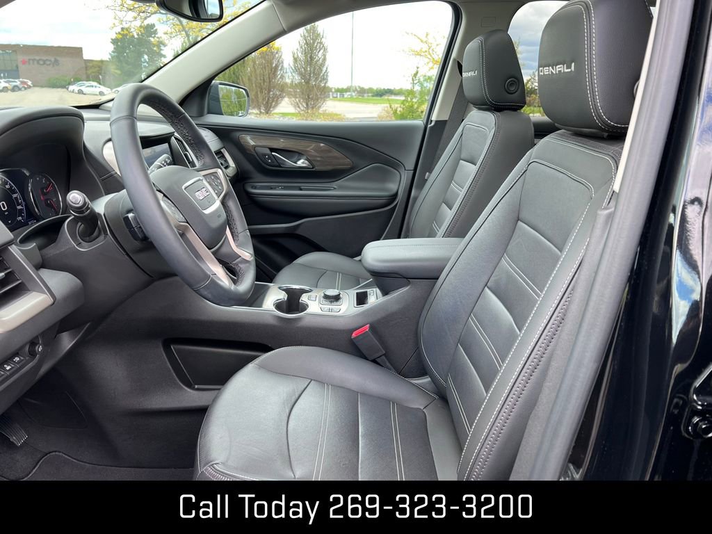 Used 2023 GMC Terrain Denali w/ Black Diamond Edition AWD/4WD image 4