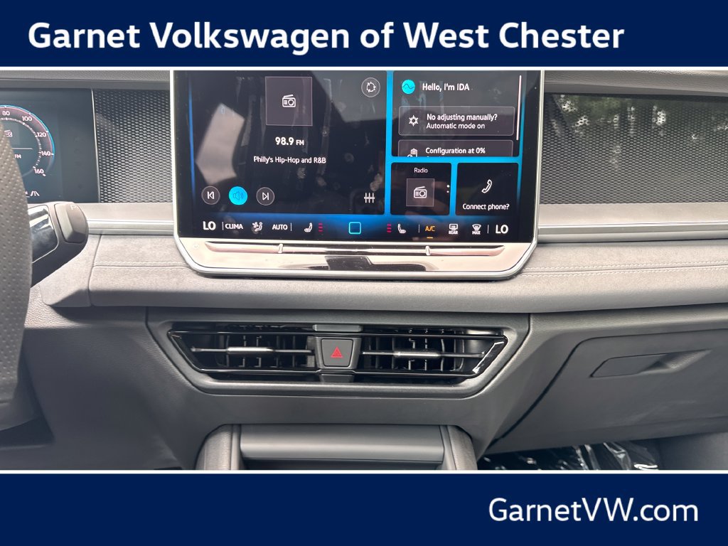 New 2026 Volkswagen Tiguan SE R-Line AWD/4WD image 18