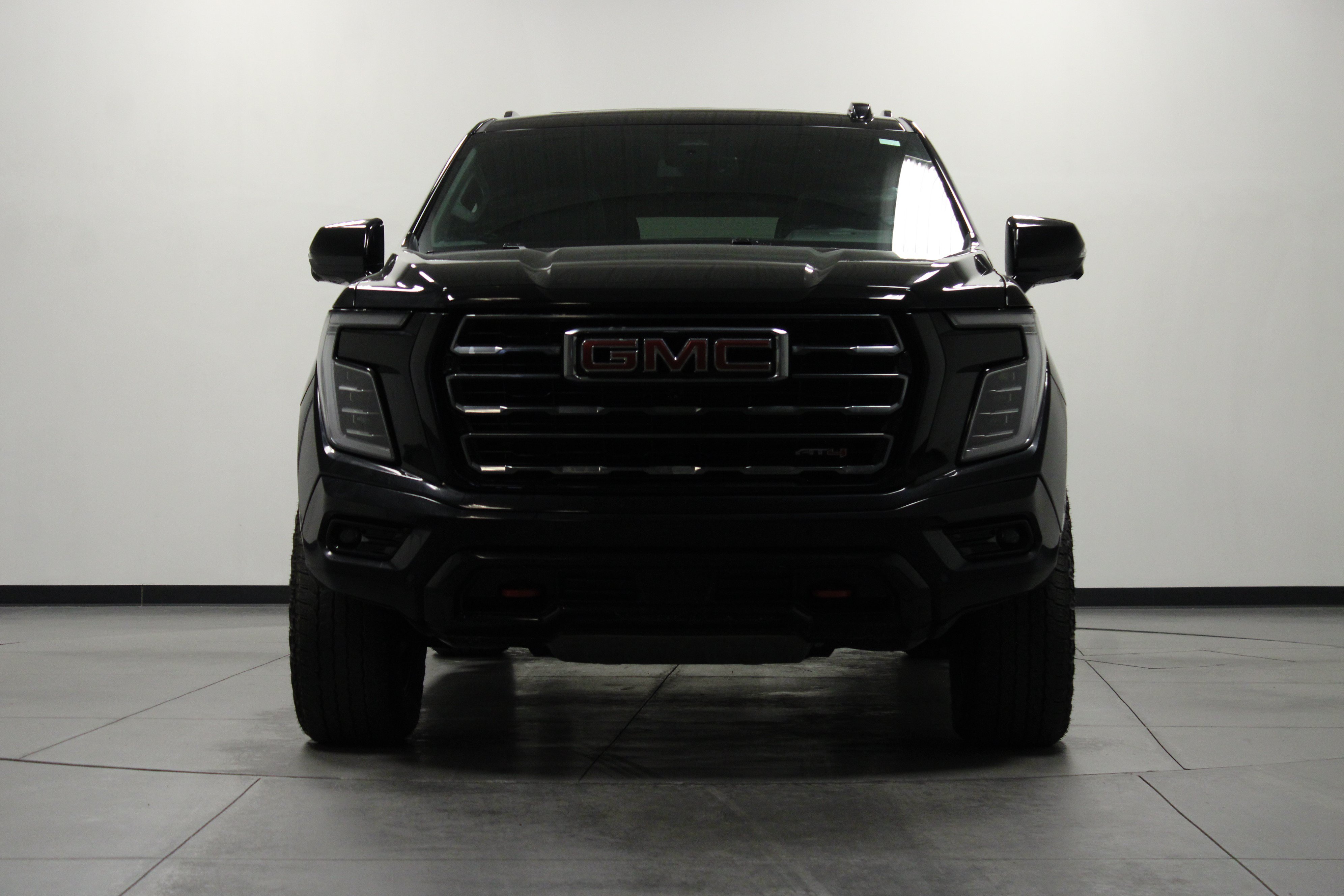 Used 2025 GMC Yukon AT4 AWD/4WD image 9