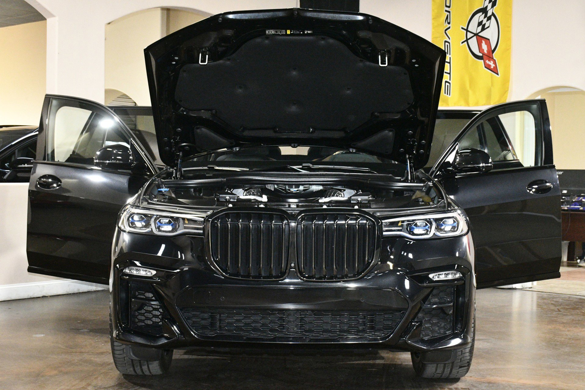 Used 2022 BMW X7 M50i w/ Luxury Seating Package image 87