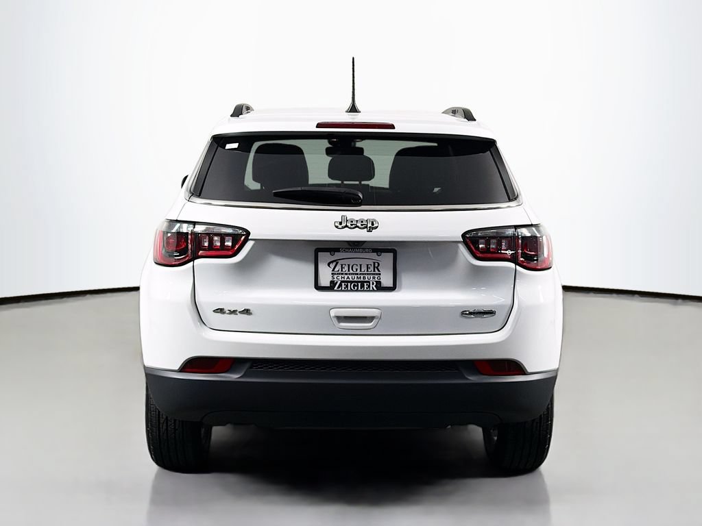 Used 2024 Jeep Compass Latitude AWD/4WD image 6