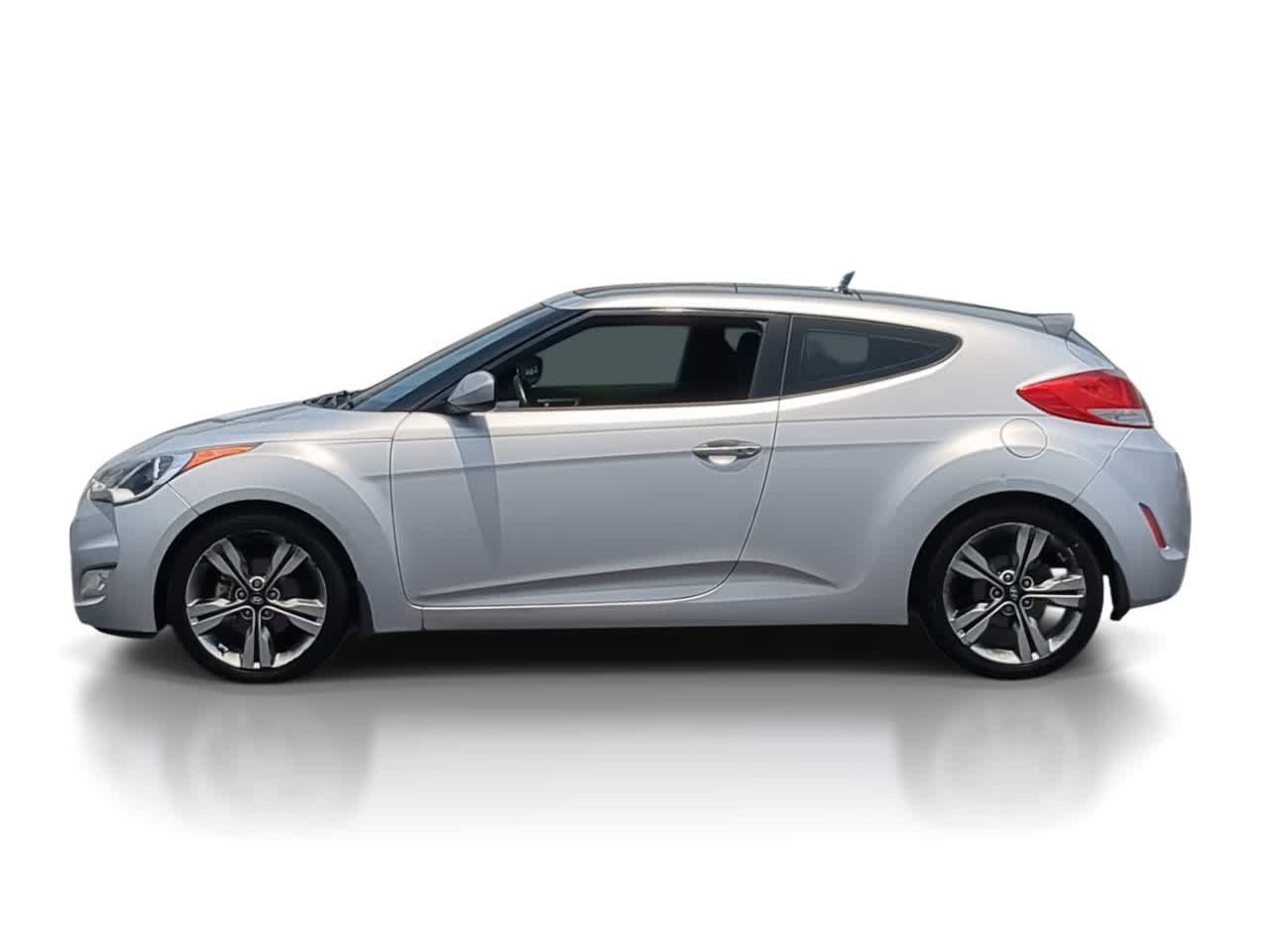 Used 2017 Hyundai Veloster Value Edition FWD image 5